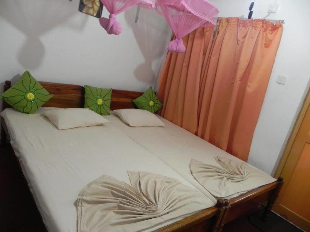 Rock Cascade Tourist Home & Cookery School Polonnaruwa Dış mekan fotoğraf